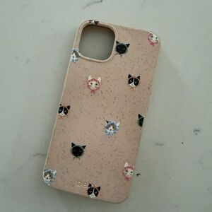Cat Pattern Pela iPhone 13 Case